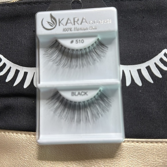 Lashes - Picture 4 of 5